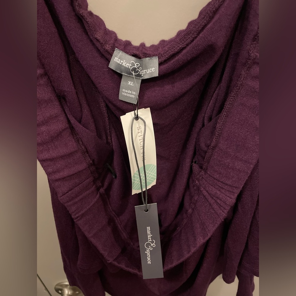Plum off the shoulder top - Picture 3 of 3